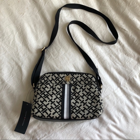 Tommy Hilfiger Handbags - NWT Tommy Hilfiger Crossbody purse